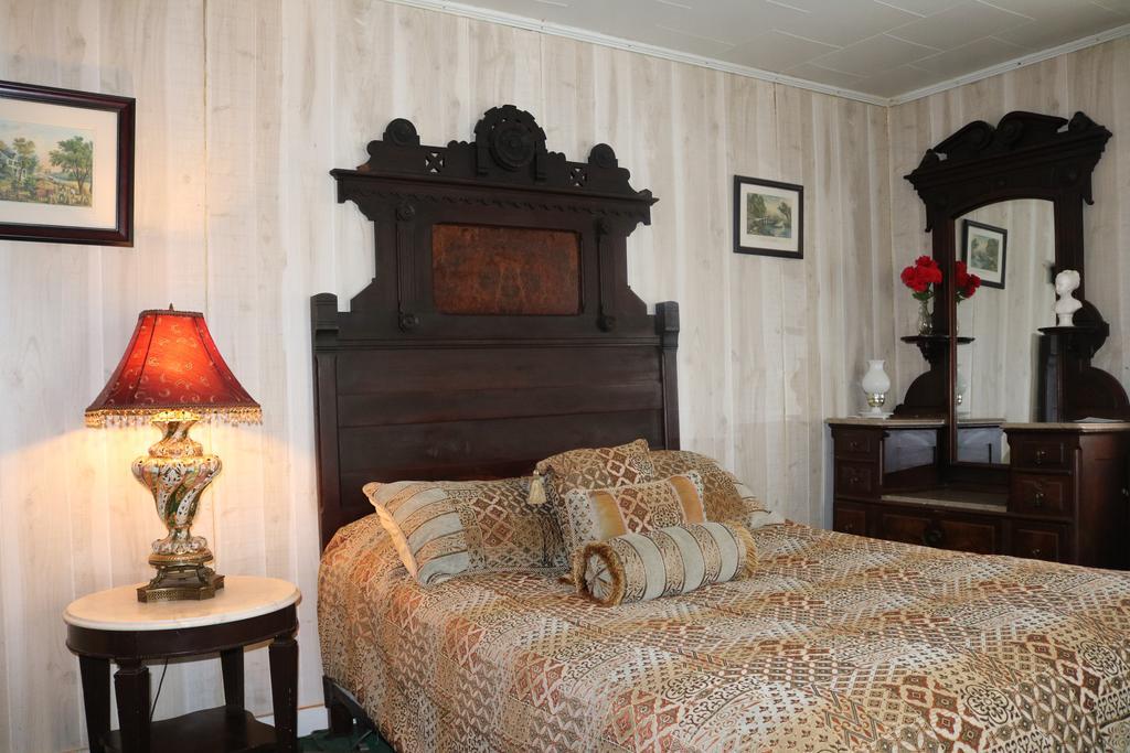 Colonial Inn Pine Hill 외부 사진